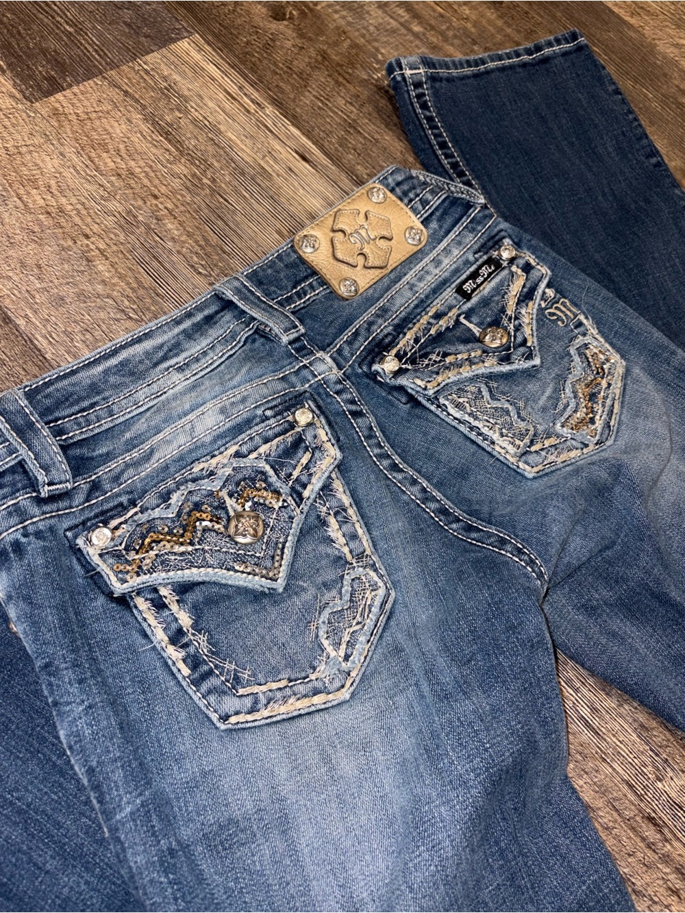 Miss Me Relaxed Boot Jeans Women’s Size 25 Dark Wash Embellished Flap Pocket - Picture 4 of 10